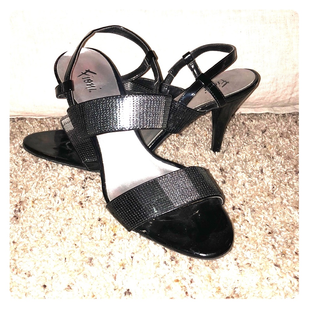 Metallic strappy heel